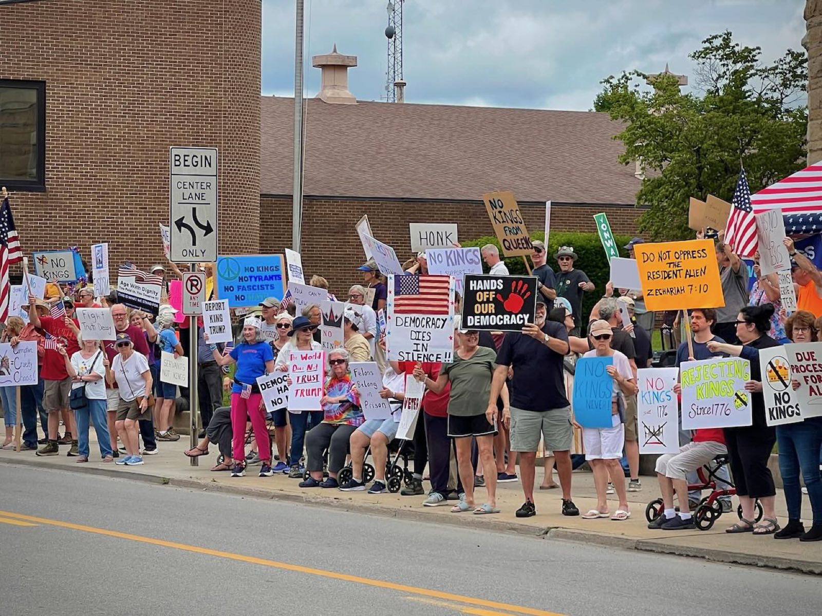 A crowd gathered along the Randolph County Courthouse